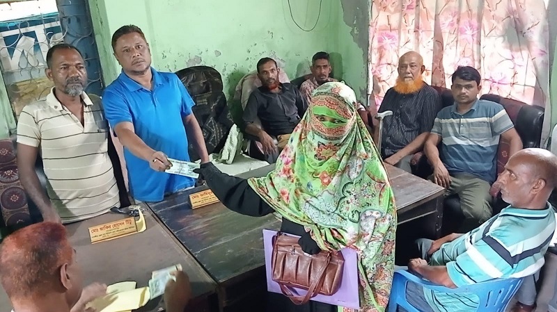 সাতক্ষীরা জেলা বাস,মিনিবাস,কোচ,মাইক্রোবাস শ্রমিক ইউনিয়নের মাসিক সভা ও নগদ অর্থ বিতরণ 